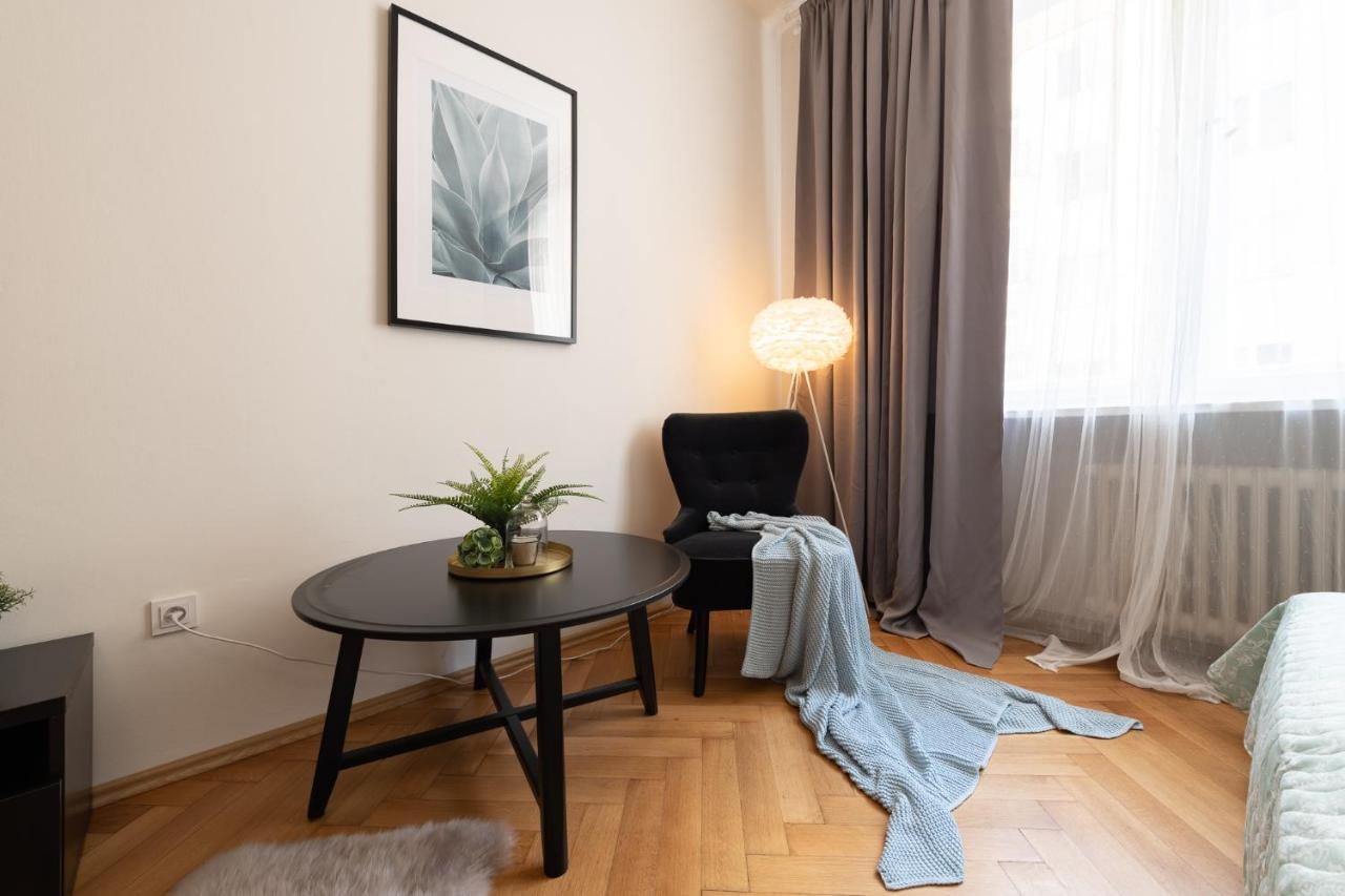 Luxury Apartment In Prime Location Прага Екстериор снимка